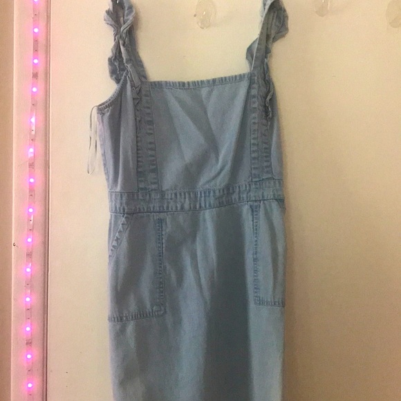 Denem dress. With pockets, stretchy back lining - Picture 1 of 4